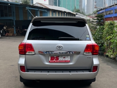Toyota Land Cruiser to 2013