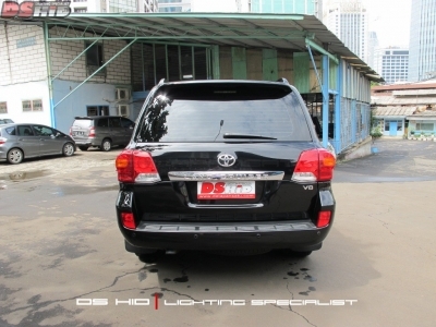 Toyota Land Cruiser to 2013