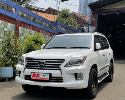 LX 570 2013 Luxury