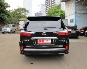 Facelift Lexus LX 570 Sport Model