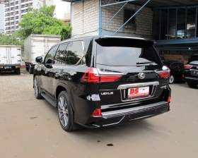 Facelift Lexus LX 570 Sport Model