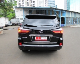 Facelift Lexus LX 570