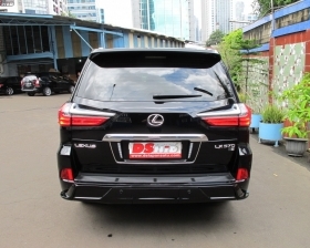 Facelift Lexus LX 570