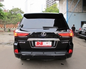 Facelift Lexus LX 570